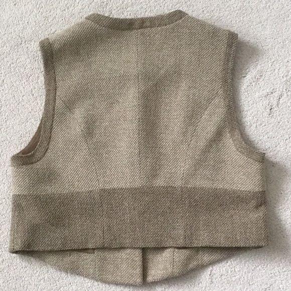 Woman’s vest size US 10/12 - Picture 2 of 3